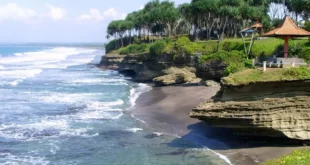 Pantai Batu Karas Pangandaran Surga Surfing di Jawa Barat